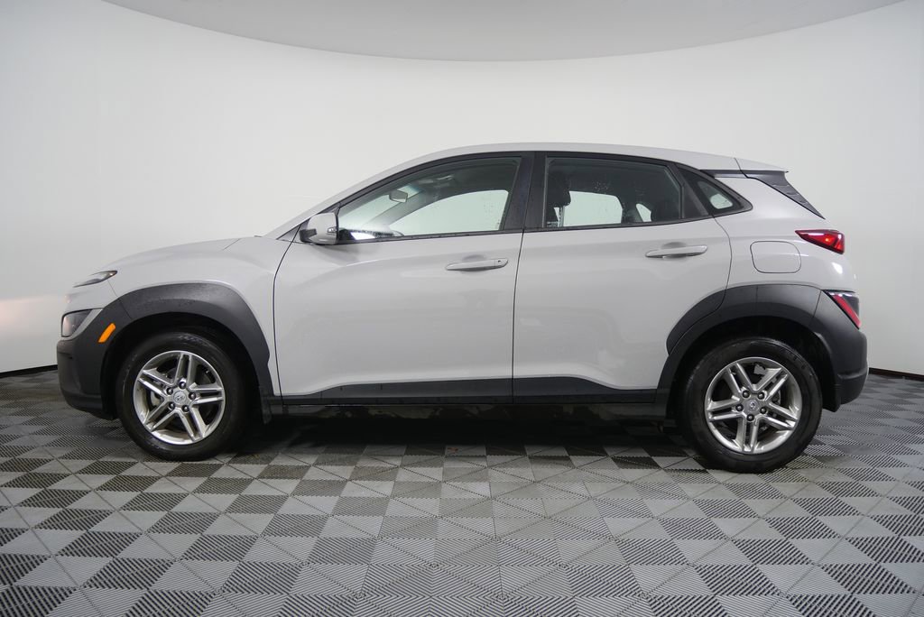 Used 2023 Hyundai Kona SE image 6