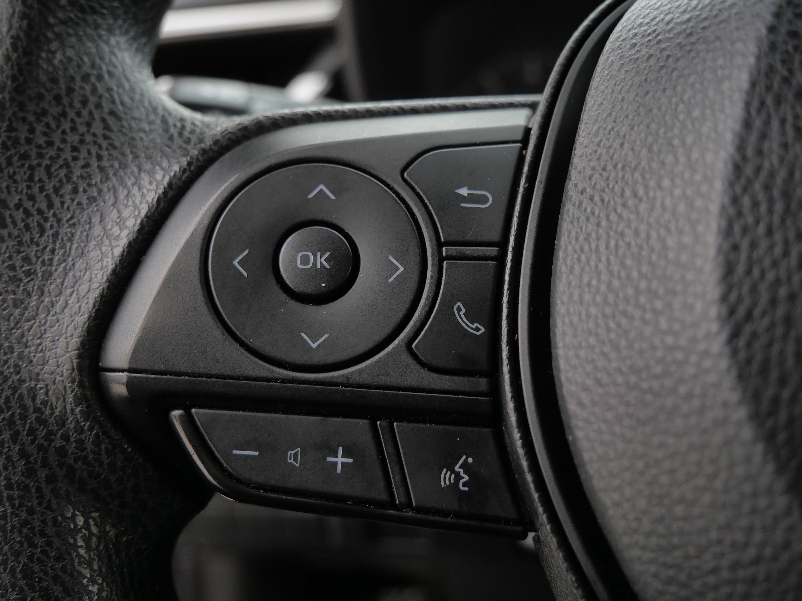 Certified 2023 Toyota Corolla LE image 28