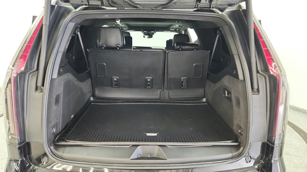 Used 2023 Cadillac Escalade ESV V w/ Heavy-Duty Trailer Package AWD/4WD image 39