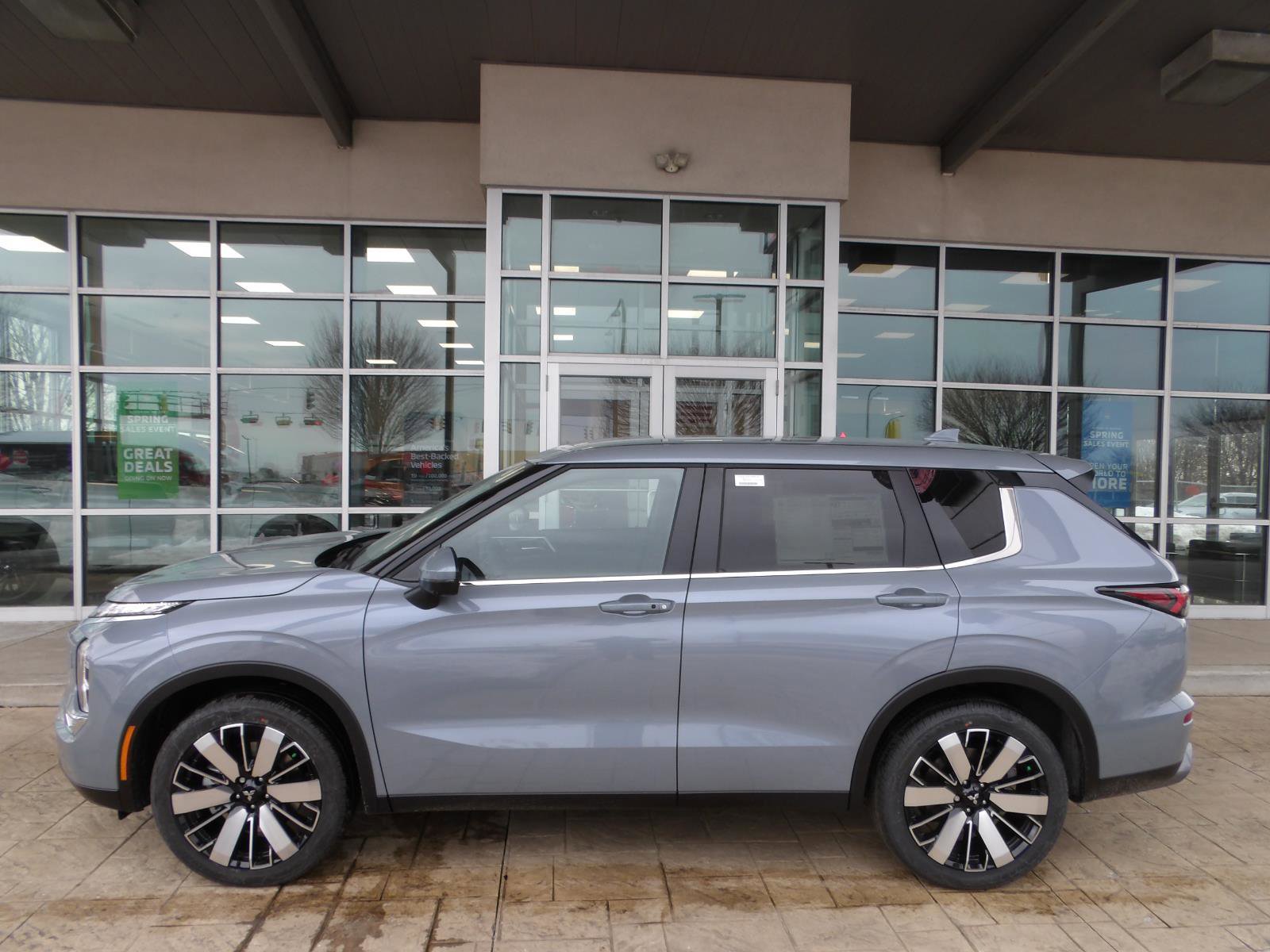 New 2026 Mitsubishi Outlander SE image 4