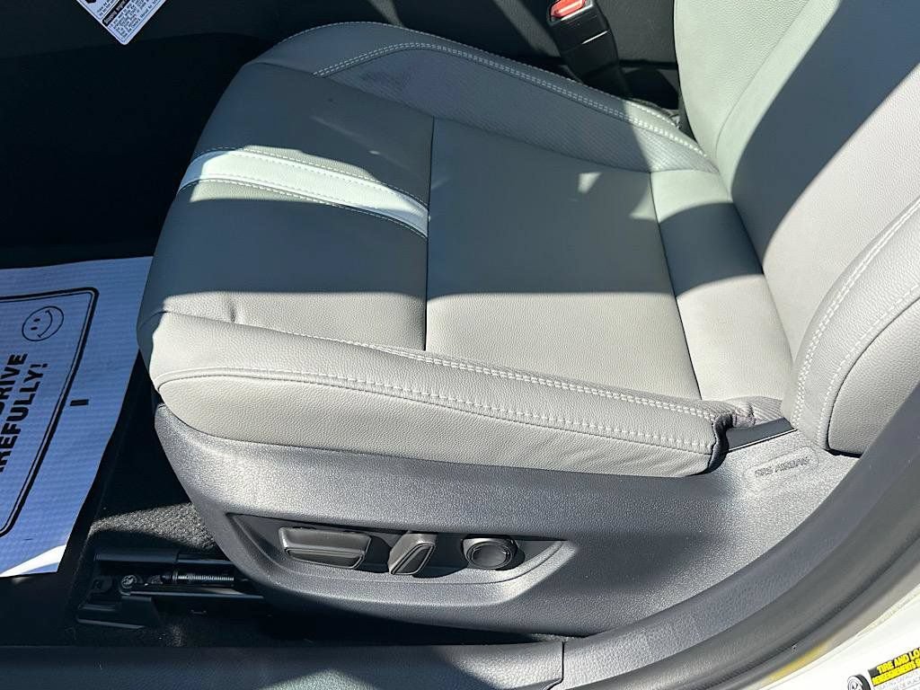 New 2026 Toyota Camry SE w/ Convenience Package FWD image 9