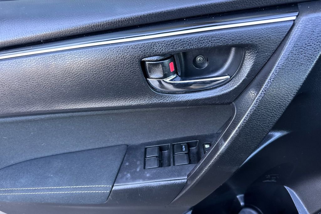 Used 2019 Toyota Corolla LE FWD image 11