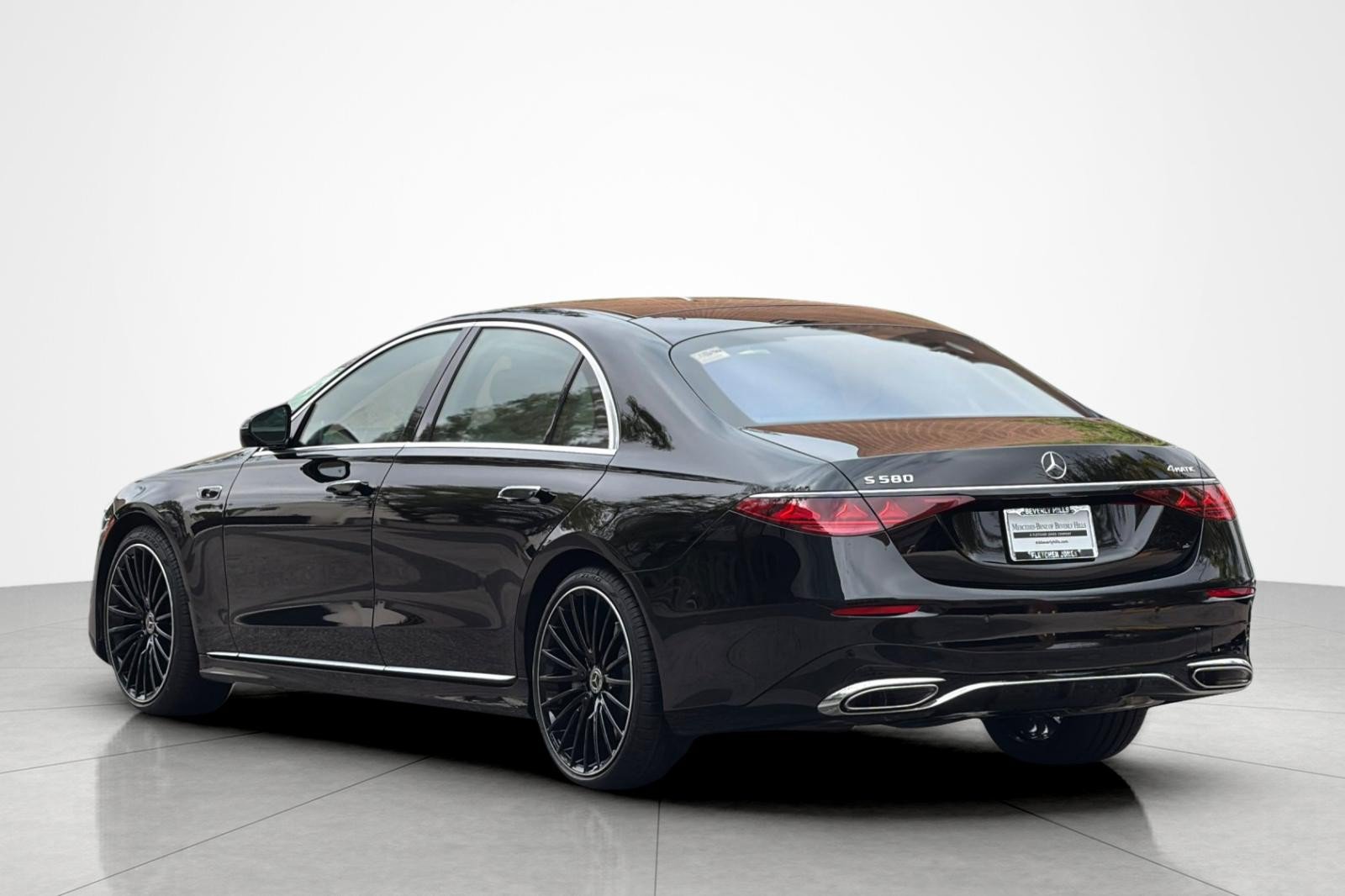 New 2027 Mercedes-Benz S 580 4MATIC Sedan image 3