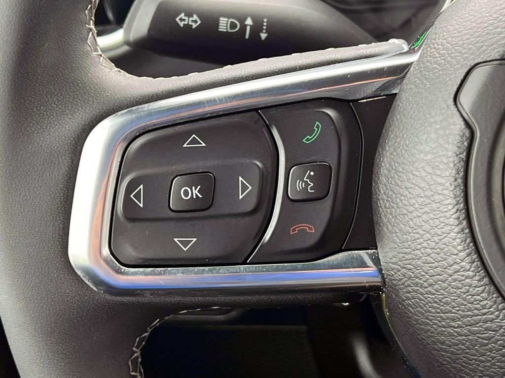 Used 2023 Jeep Wrangler Unlimited Sahara image 19