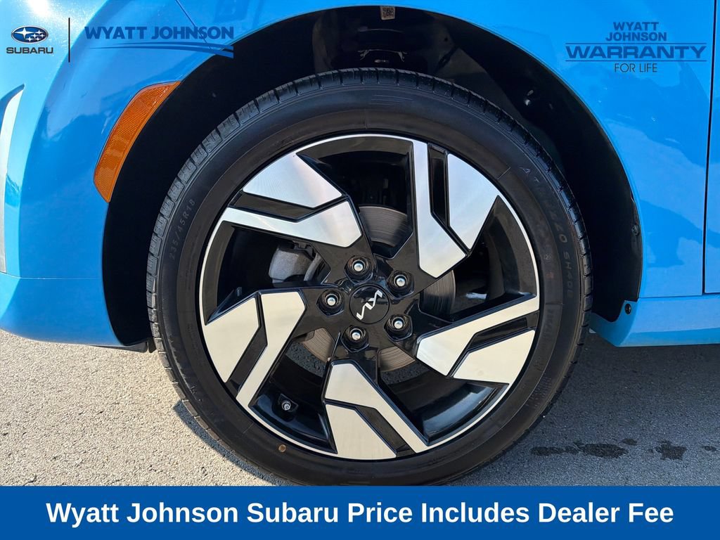 Used 2023 Kia Soul GT-Line FWD image 3