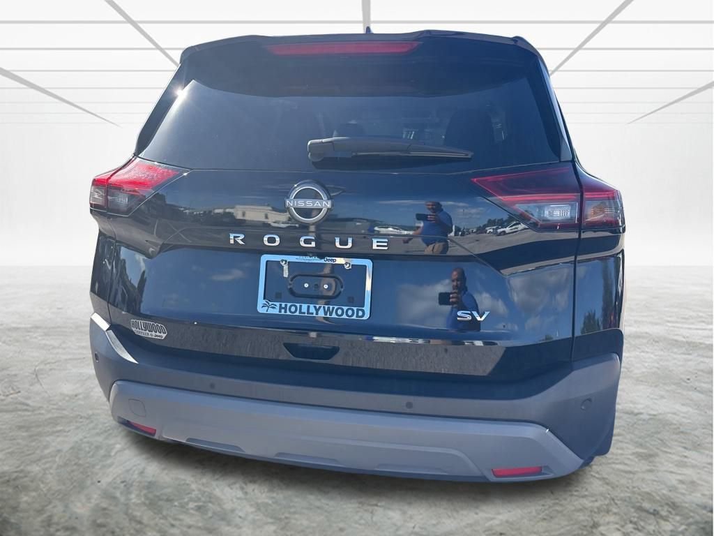 Used 2023 Nissan Rogue SV image 6