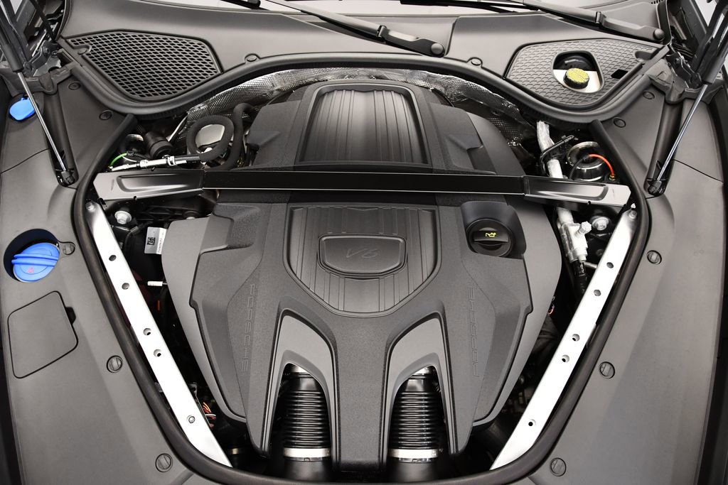 Used 2025 Porsche Panamera image 10