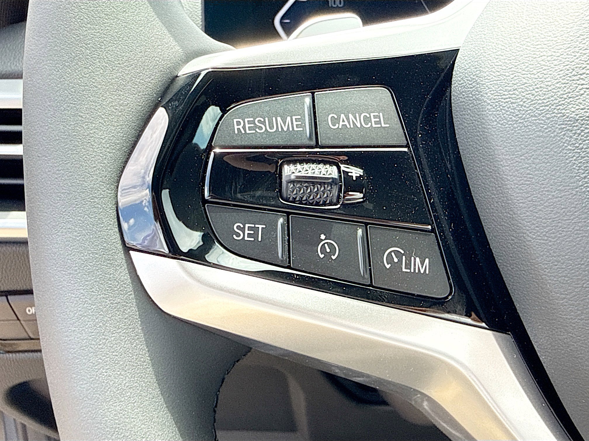 New 2026 BMW 330i xDrive Sedan w/ Premium Package AWD/4WD image 38