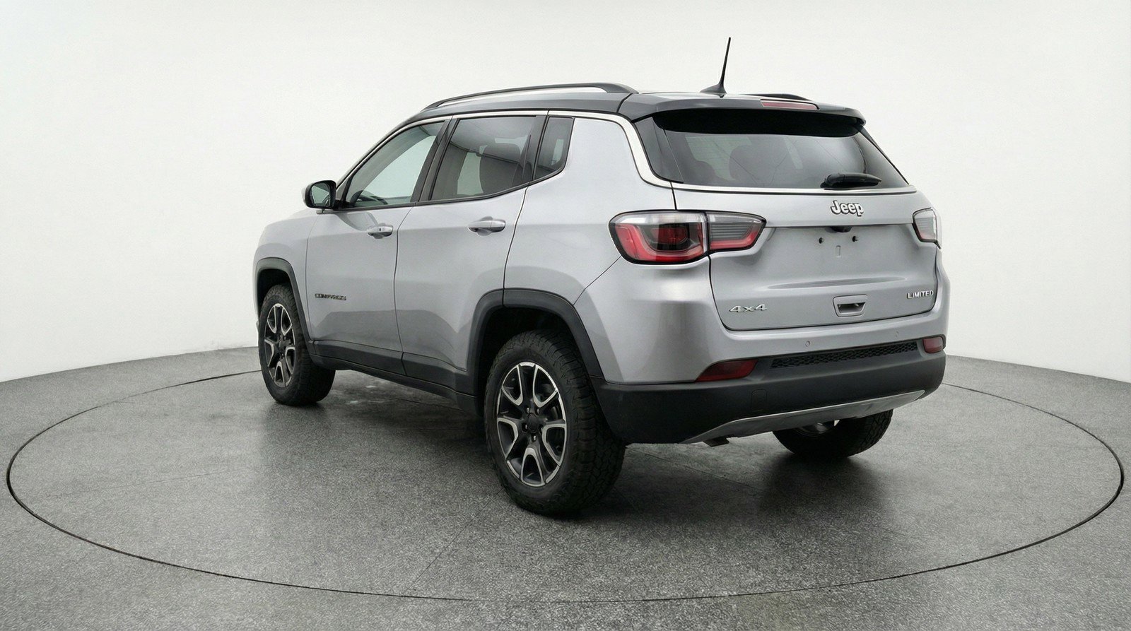 Used 2025 Jeep Compass Trailhawk AWD/4WD image 6