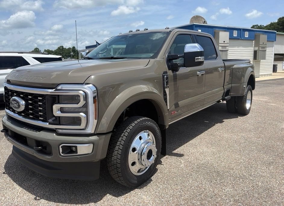 New 2026 Ford F450 Platinum w/ Platinum Plus Package AWD/4WD image 1