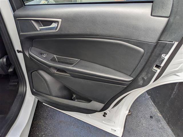 Used 2024 Ford Edge SEL AWD/4WD image 16