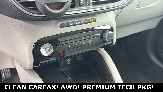 Used 2024 Ford Escape Platinum w/ Premium Technology Package image 19