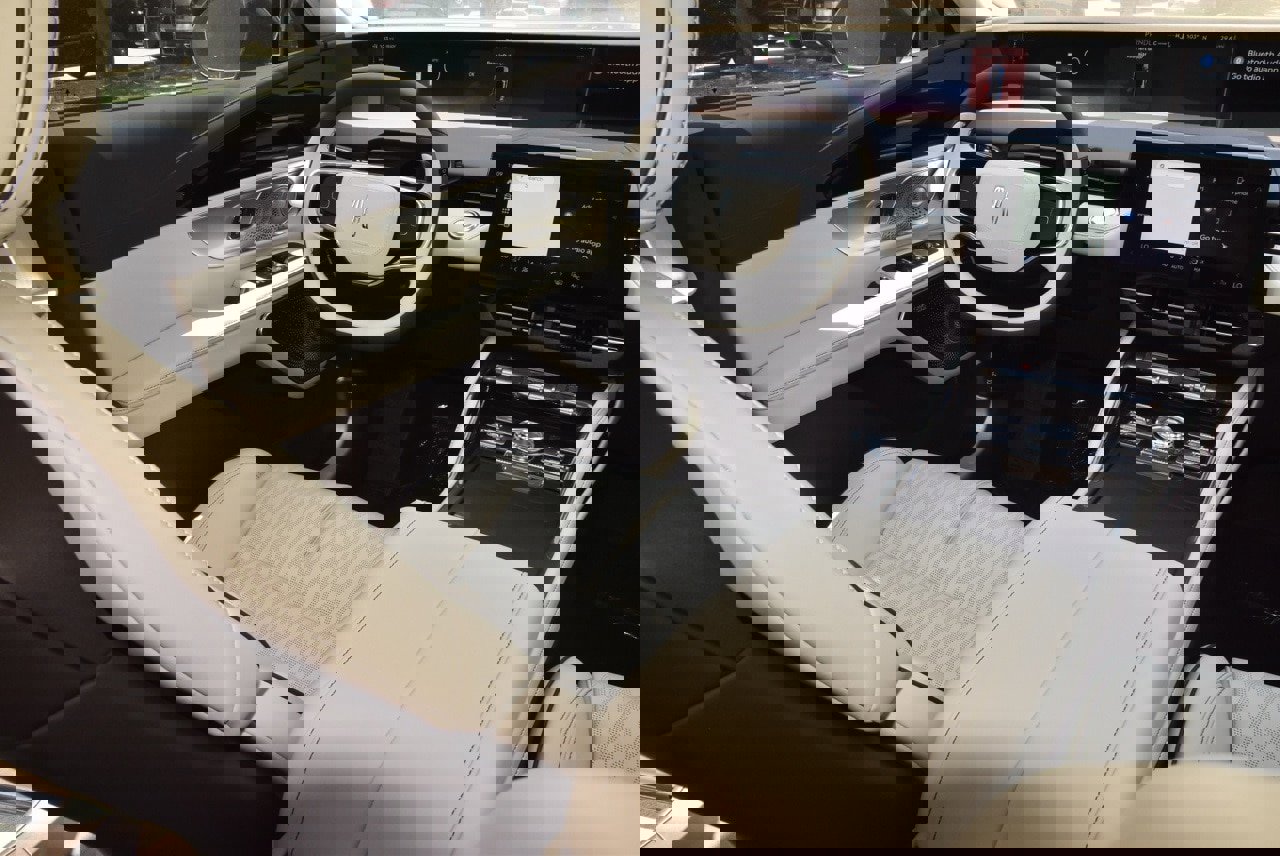 New 2025 Lincoln Nautilus Black Label w/ Jet Appearance Package image 15