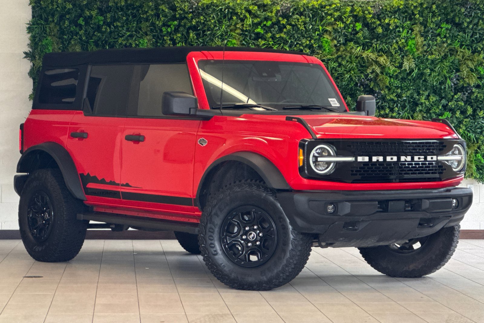 Used 2022 Ford Bronco Wildtrak AWD/4WD image 1