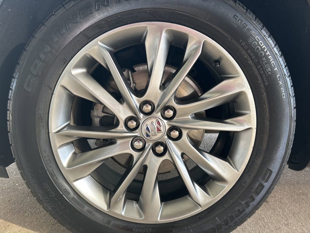 Used 2023 Buick Enclave Avenir w/ Avenir Technology Package image 28