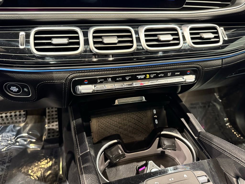 Used 2024 Mercedes-Benz GLS 580 4MATIC image 17