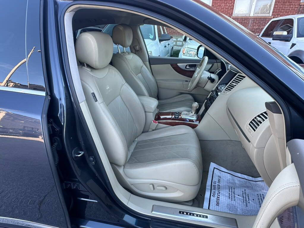 Used 2011 INFINITI FX35 AWD w/ Premium Pkg image 11
