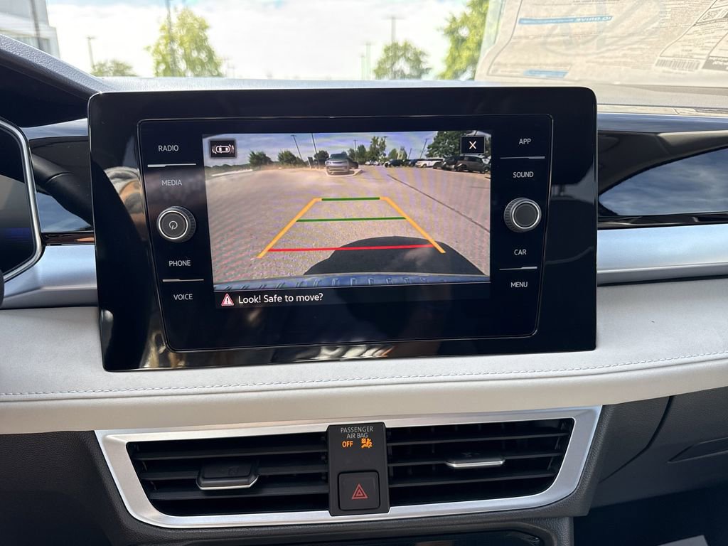 New 2025 Volkswagen Taos SE image 29