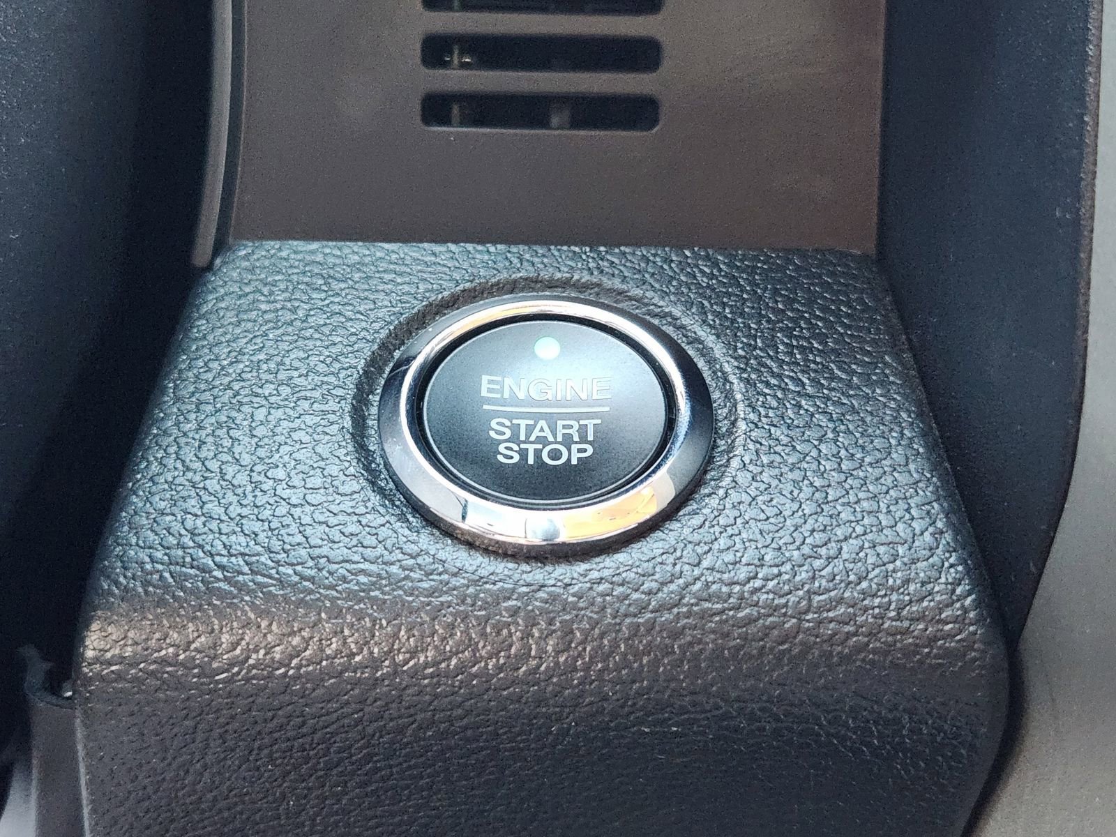 Used 2020 Ford F150 Lariat image 24