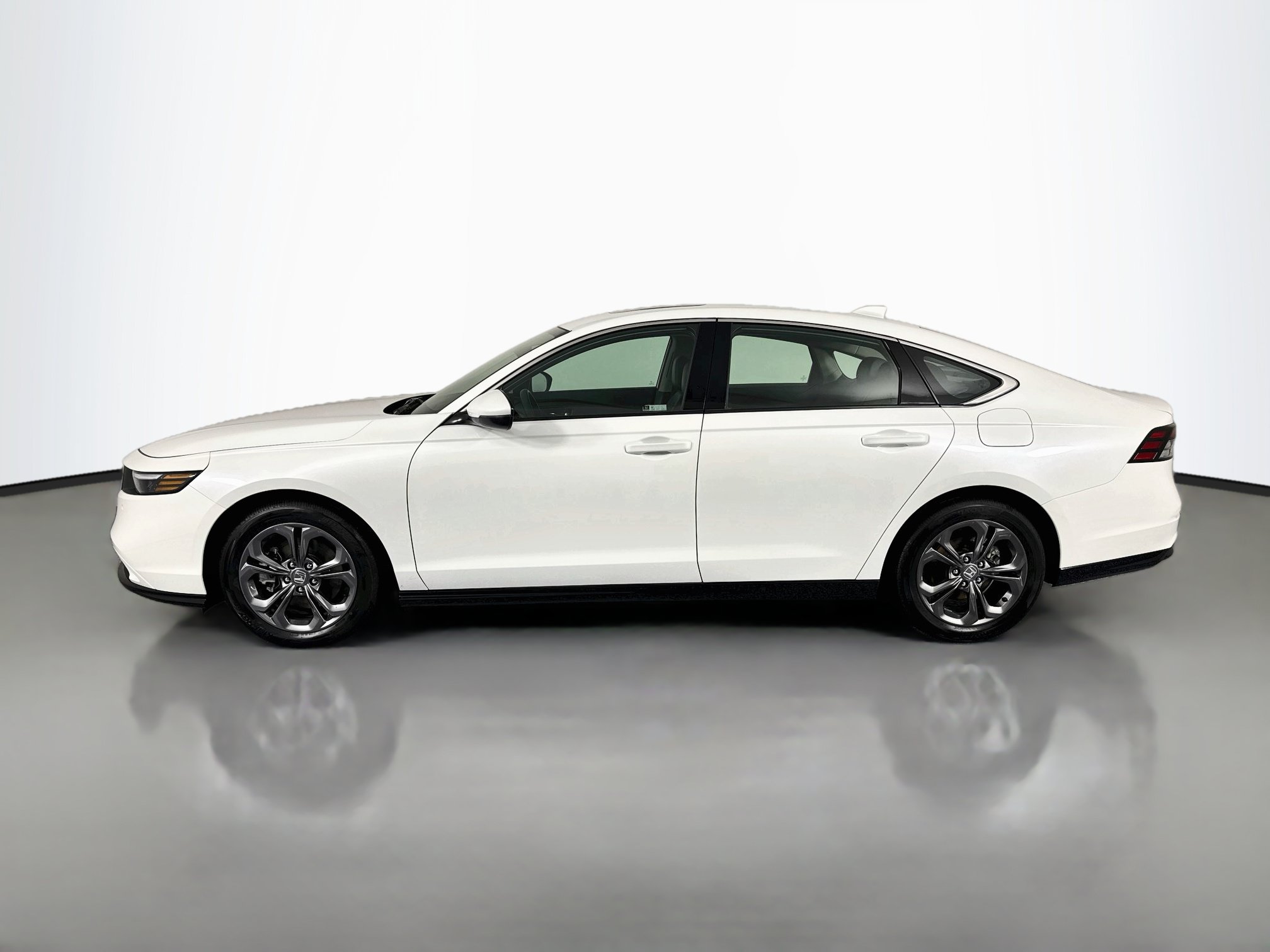 Certified 2024 Honda Accord EX-L image 8