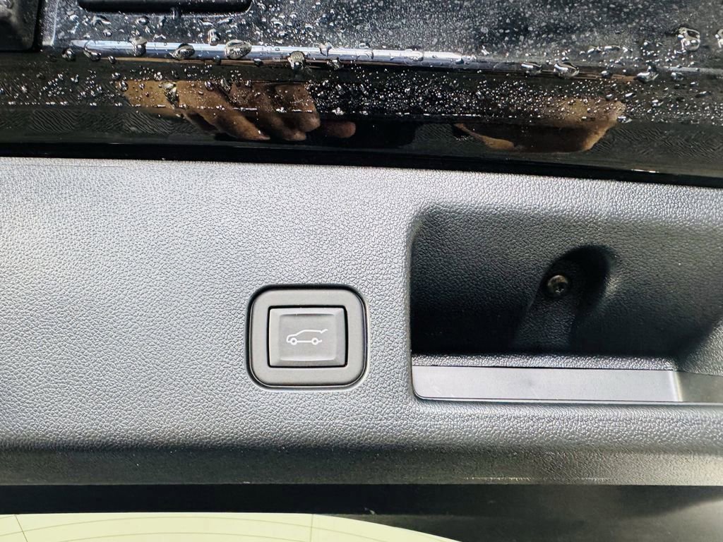 Used 2024 Chevrolet Equinox EV RS image 25