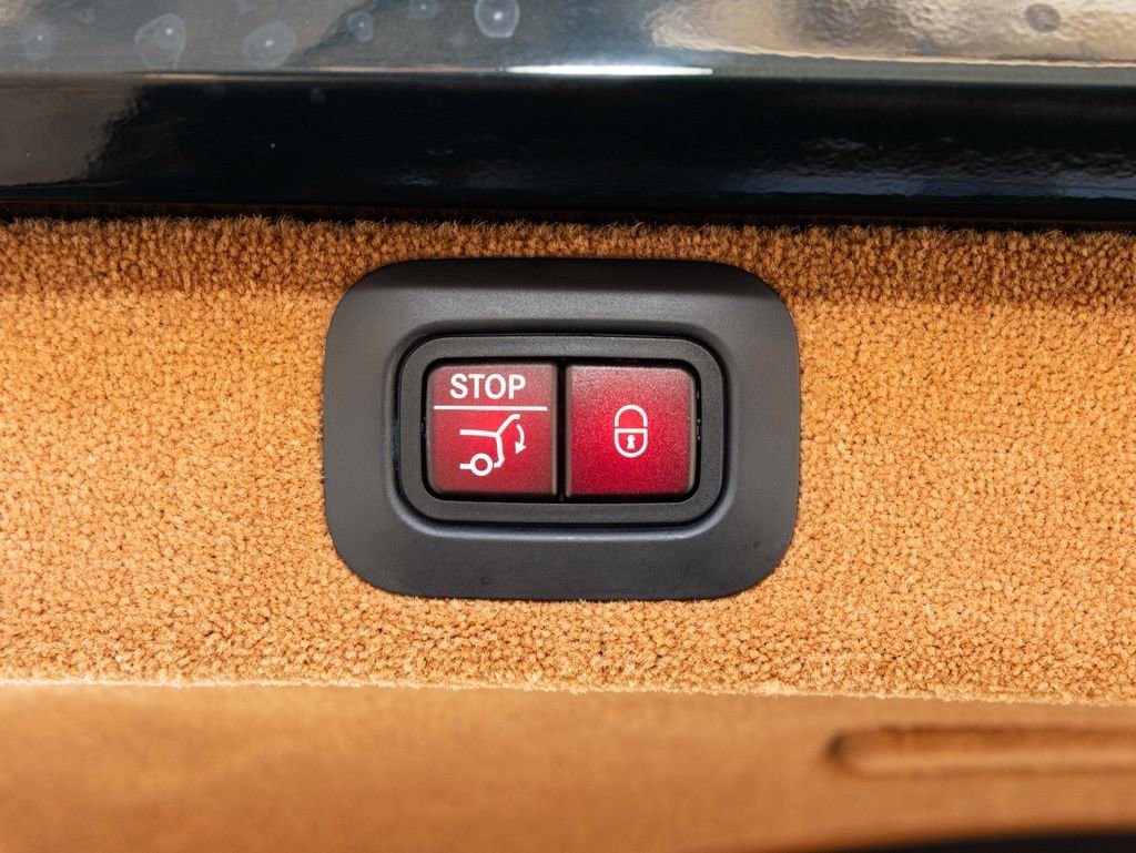 New 2026 Aston Martin DBX 707 image 51