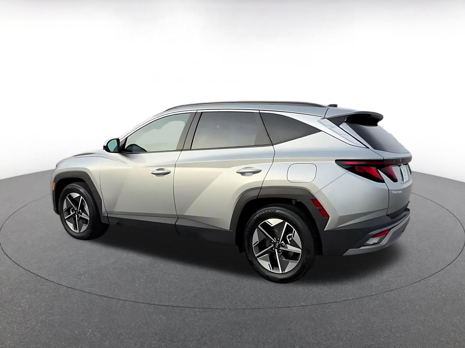 Used 2025 Hyundai Tucson SEL FWD image 11