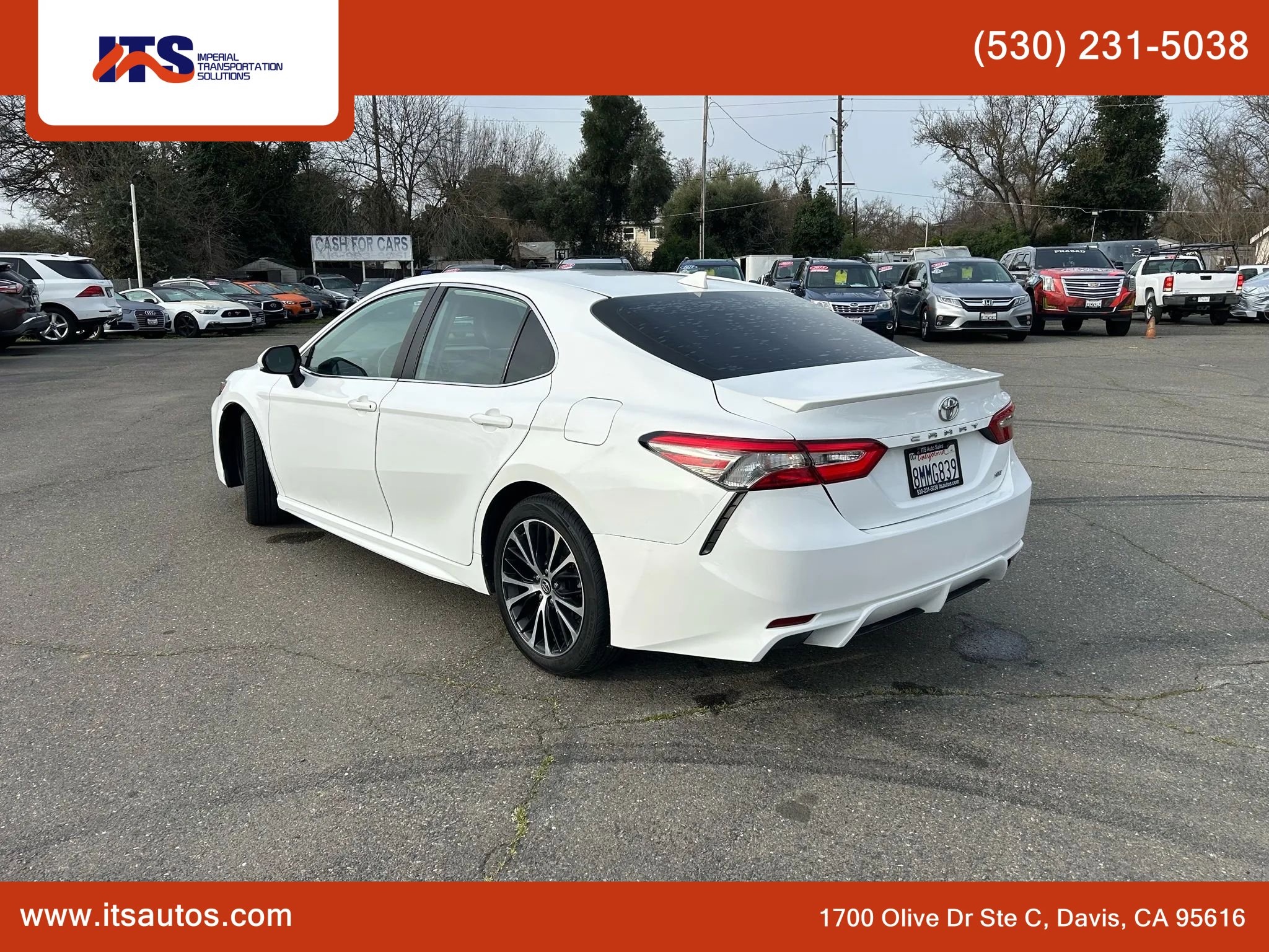 Used 2019 Toyota Camry SE w/ Carpet Mat Package image 5