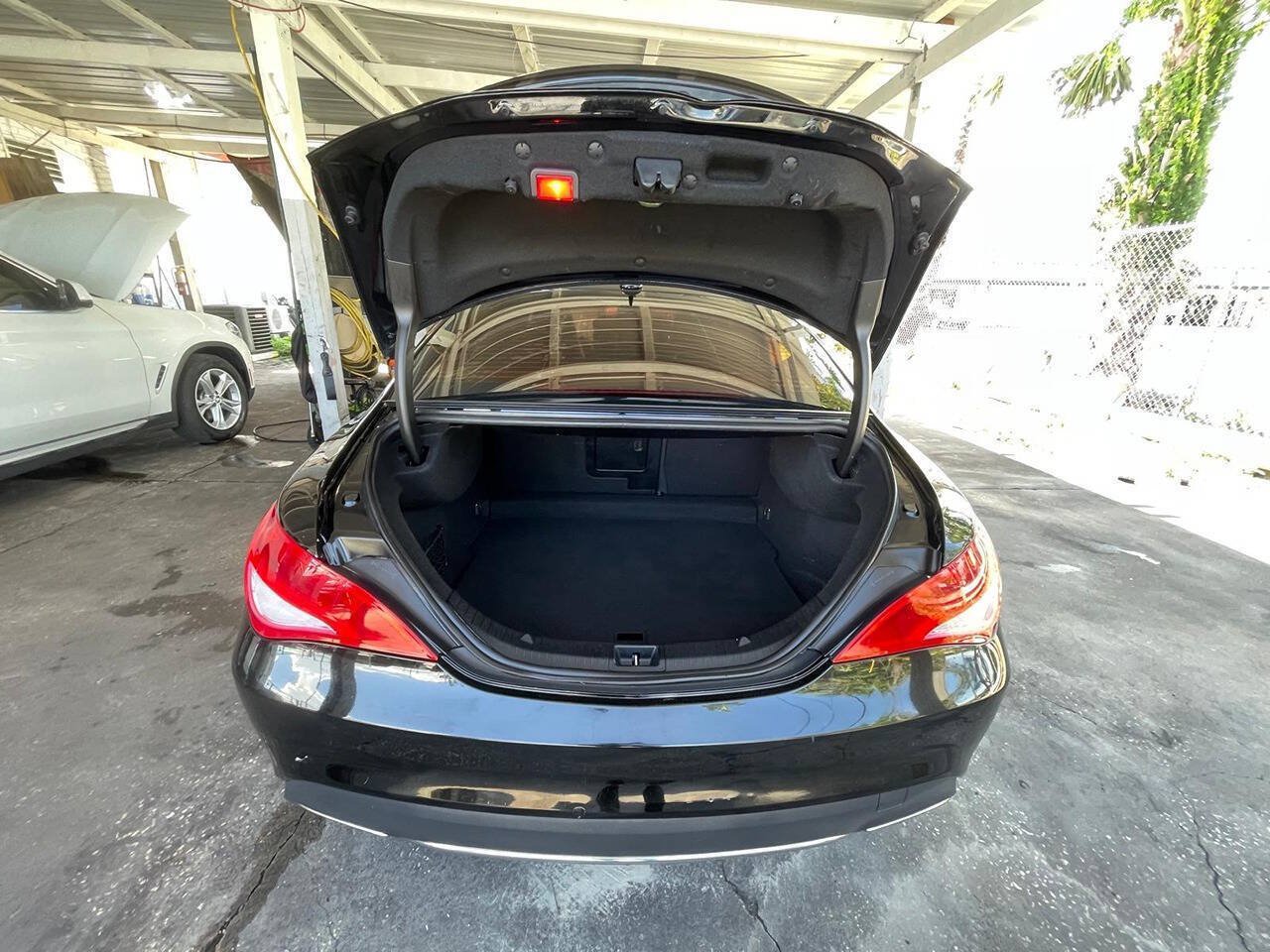 Used 2018 Mercedes-Benz CLA 250 4MATIC image 15