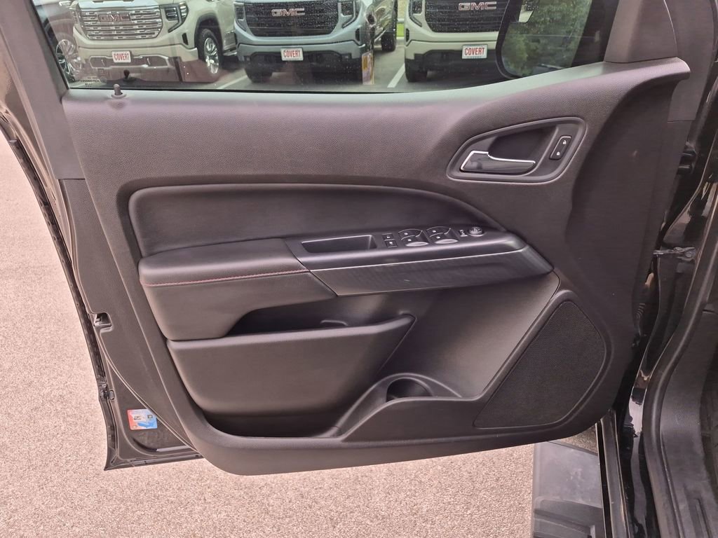 Used 2015 GMC Canyon SLE w/ All-Terrain Adventure Package RWD image 17