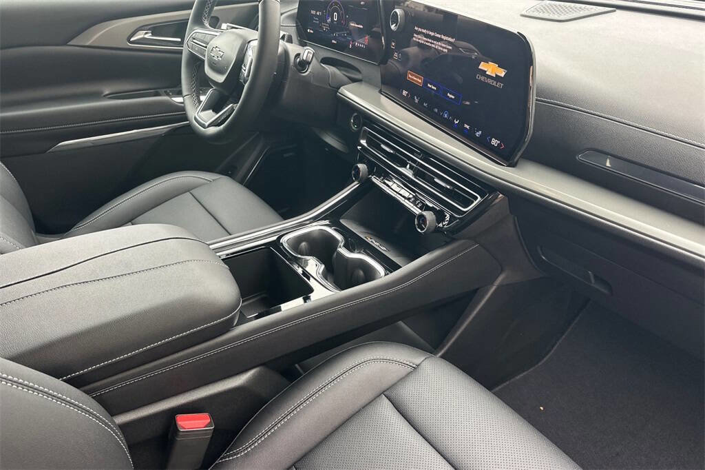 New 2026 Chevrolet Traverse LT w/ Enhanced Driving Package image 18