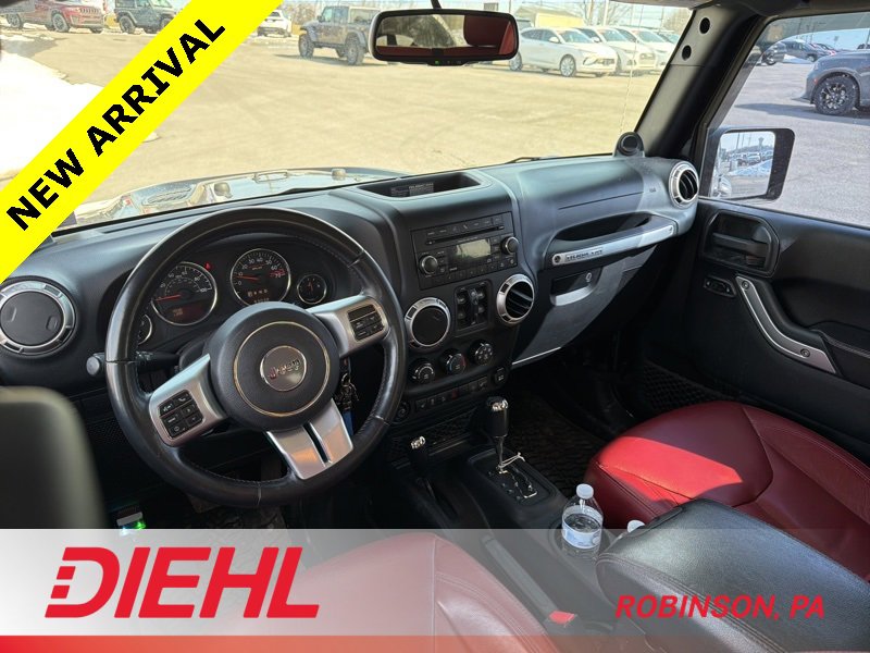 Used 2013 Jeep Wrangler Unlimited Rubicon image 9