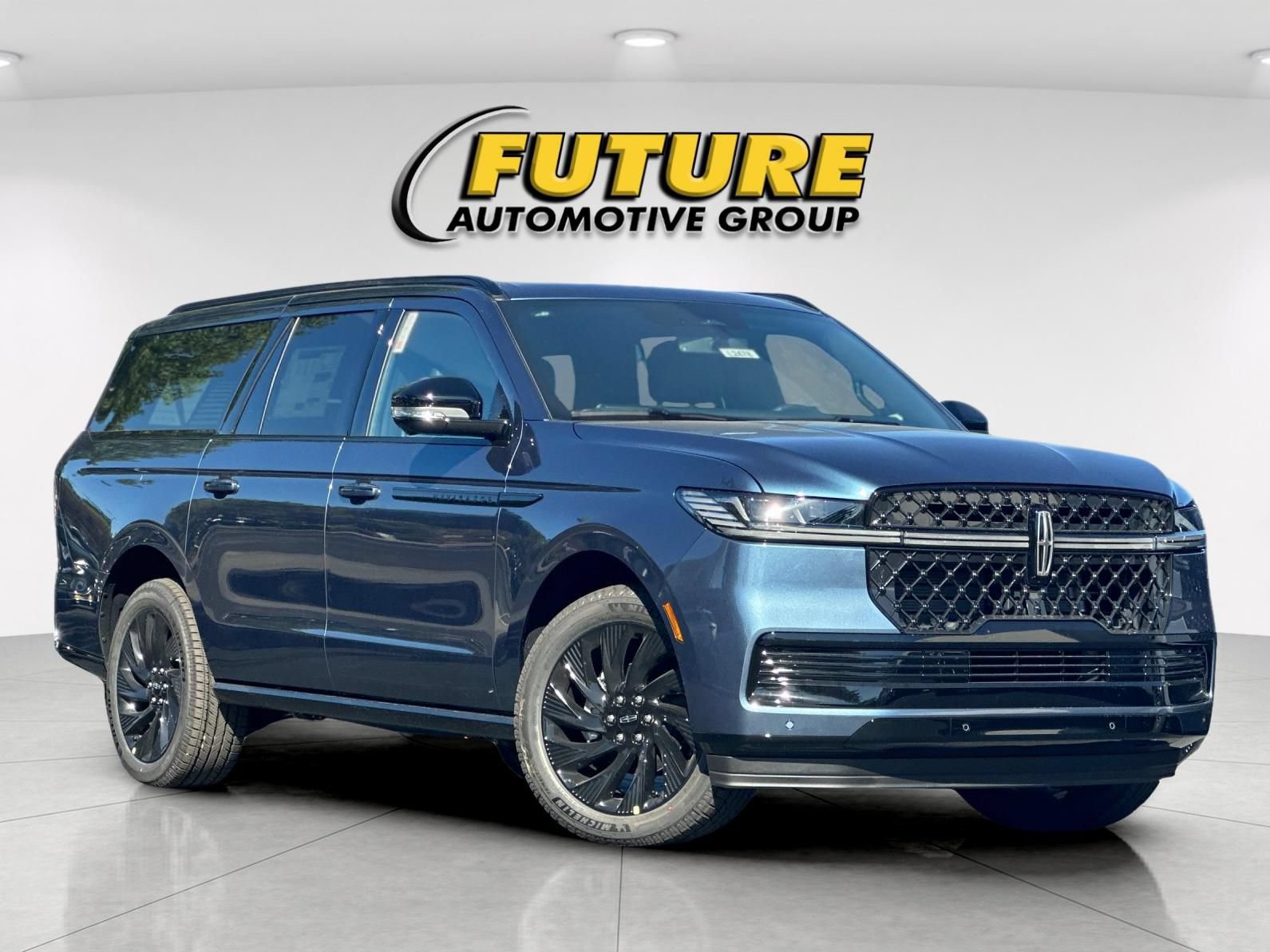 New 2027 Lincoln Navigator L Reserve w/ Jet Appearance Package AWD/4WD image 1