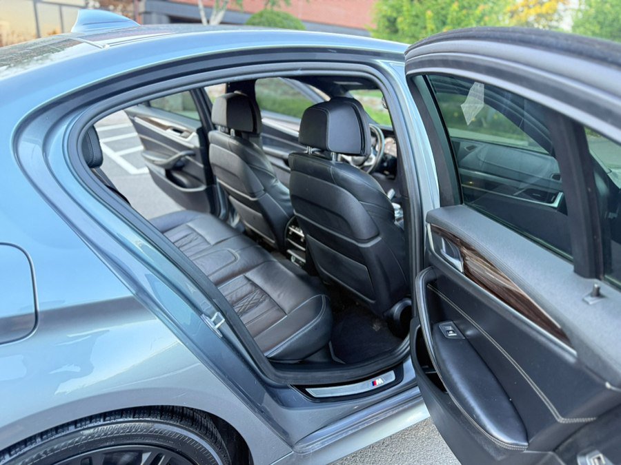 Used 2017 BMW 540i xDrive AWD/4WD image 20