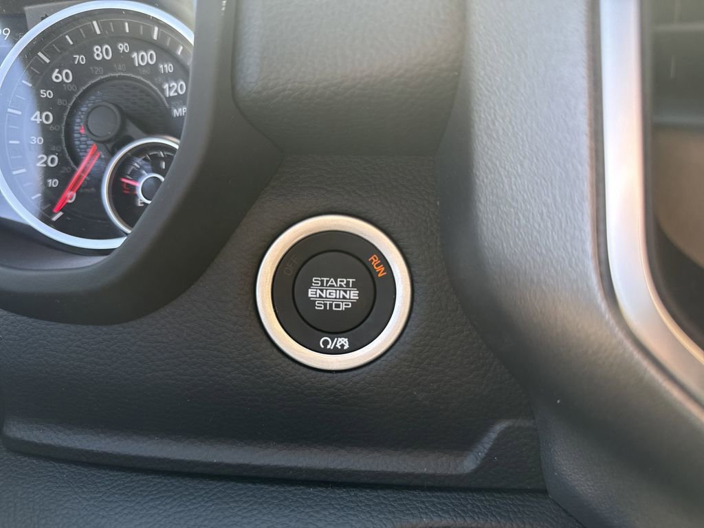 New 2026 RAM 1500 4x4 Crew Cab image 19