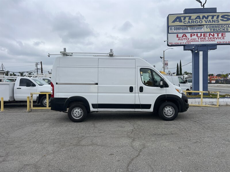 Used 2024 RAM ProMaster 2500 FWD image 2