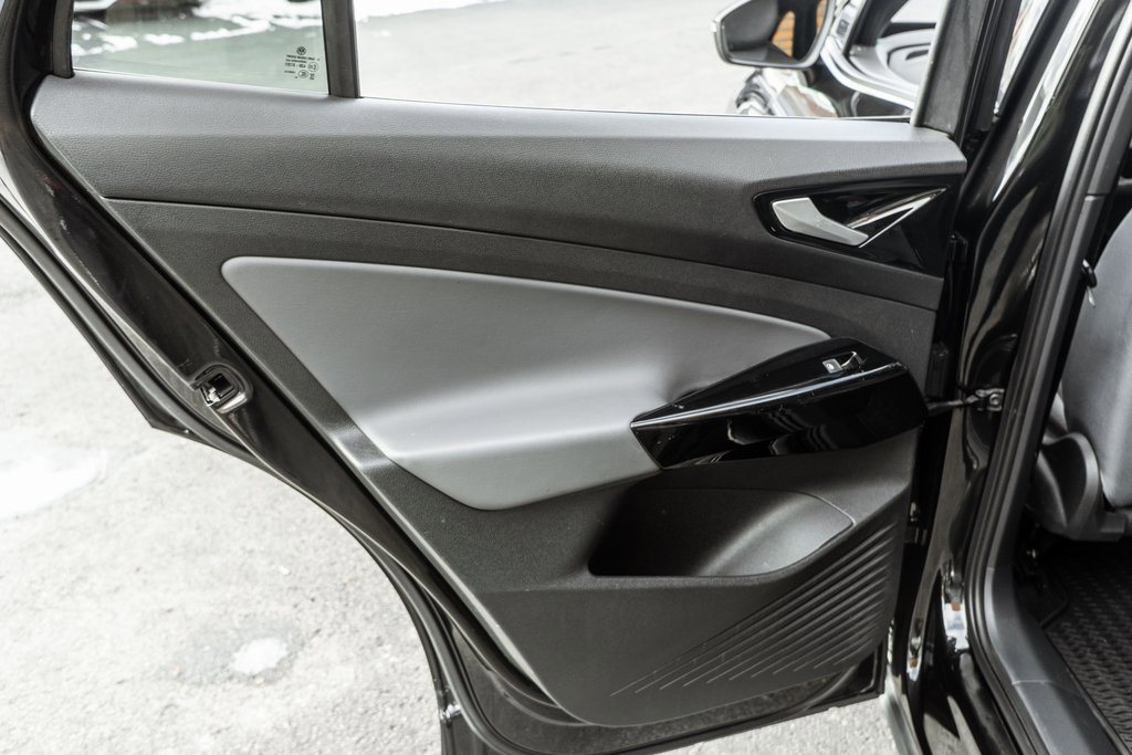 Used 2021 Volkswagen ID.4 Pro image 33