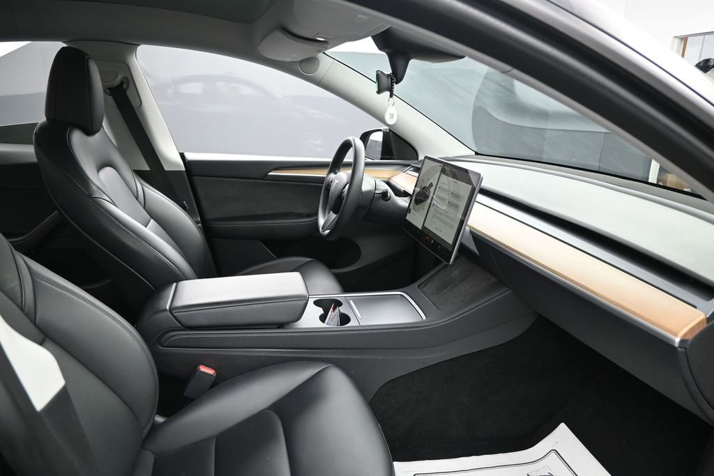 Used 2023 Tesla Model Y Long Range AWD/4WD image 28