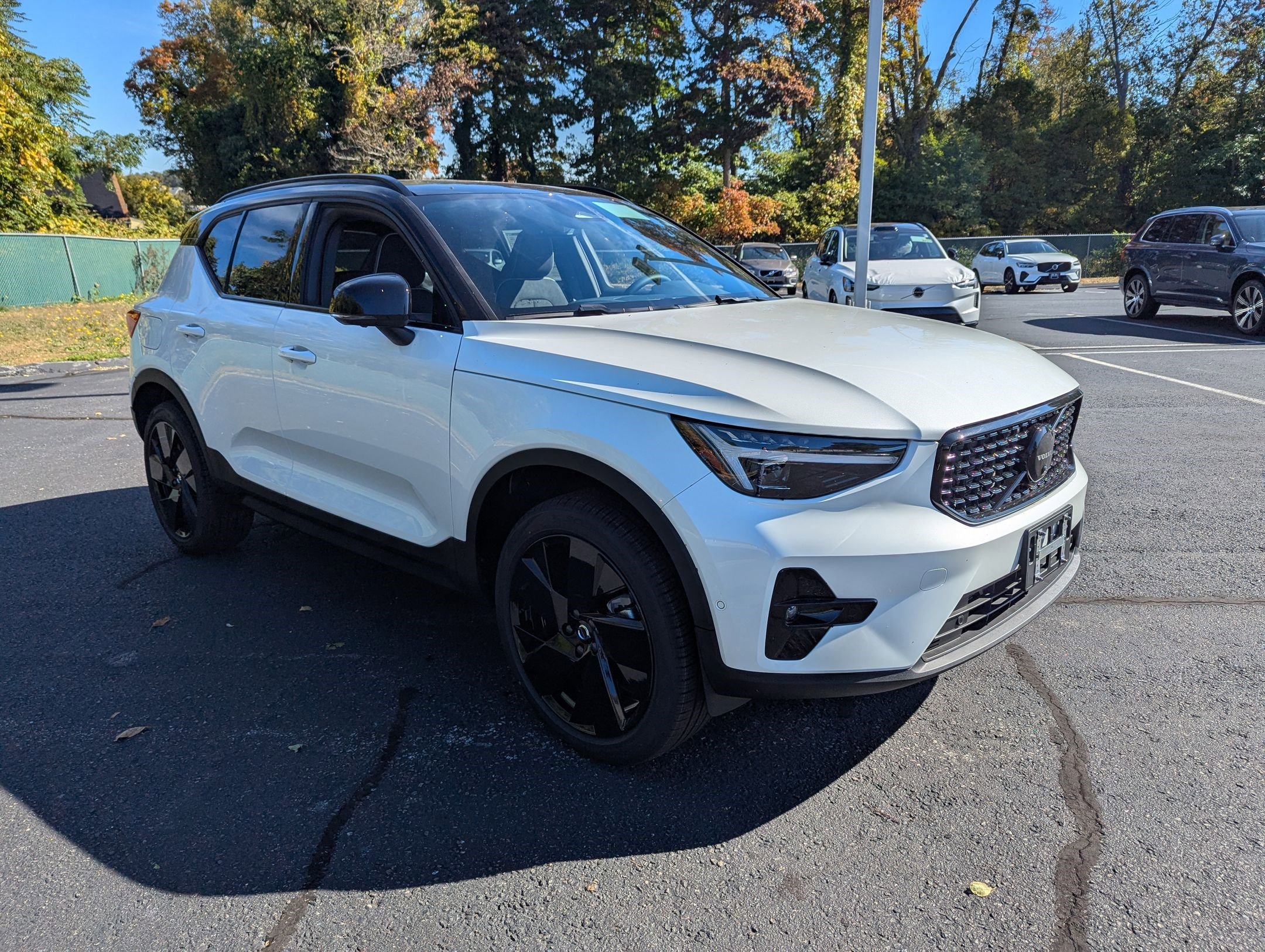New 2026 Volvo XC40 B5 Ultra w/ Protection Package Premier image 2