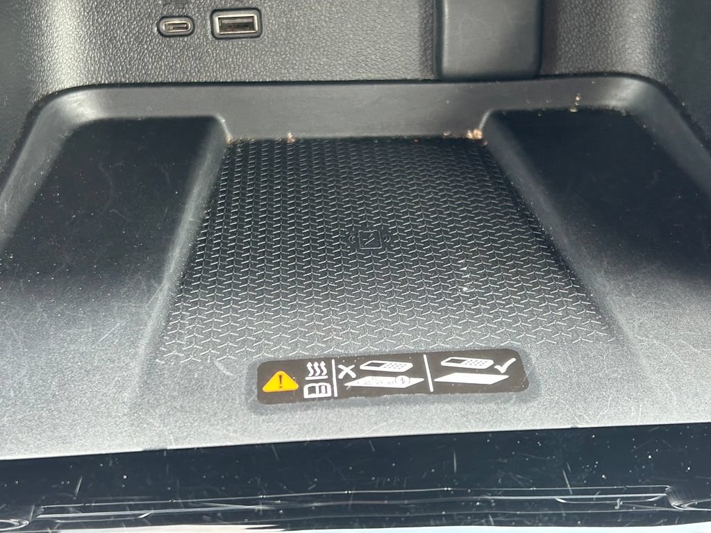 Used 2025 Chevrolet Traverse LT FWD image 29