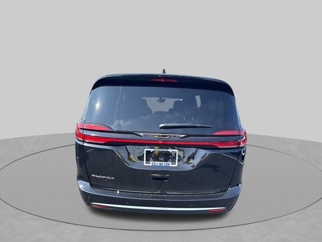 Used 2027 Chrysler Pacifica Select FWD image 5