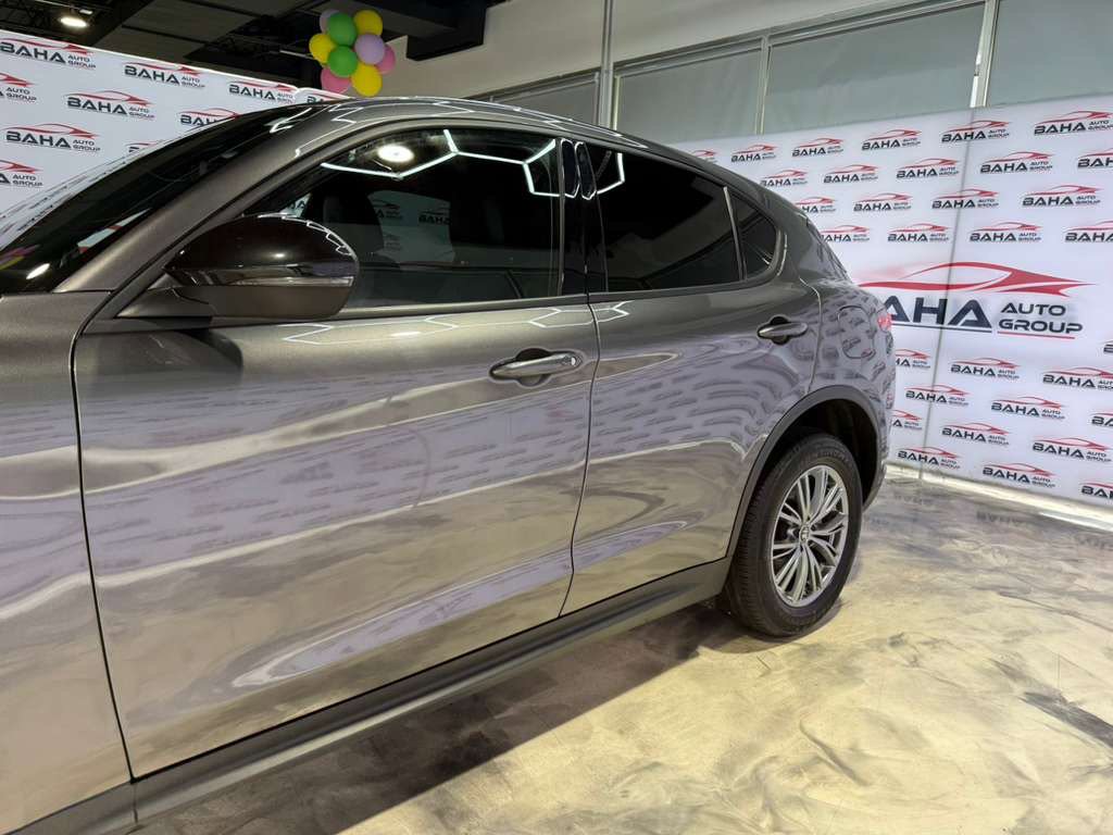 Used 2024 Alfa Romeo Stelvio Sprint RWD image 6