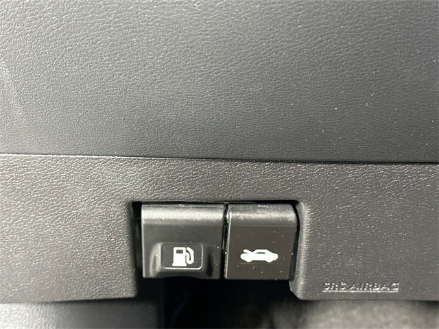 Used 2023 Nissan Versa SV image 21