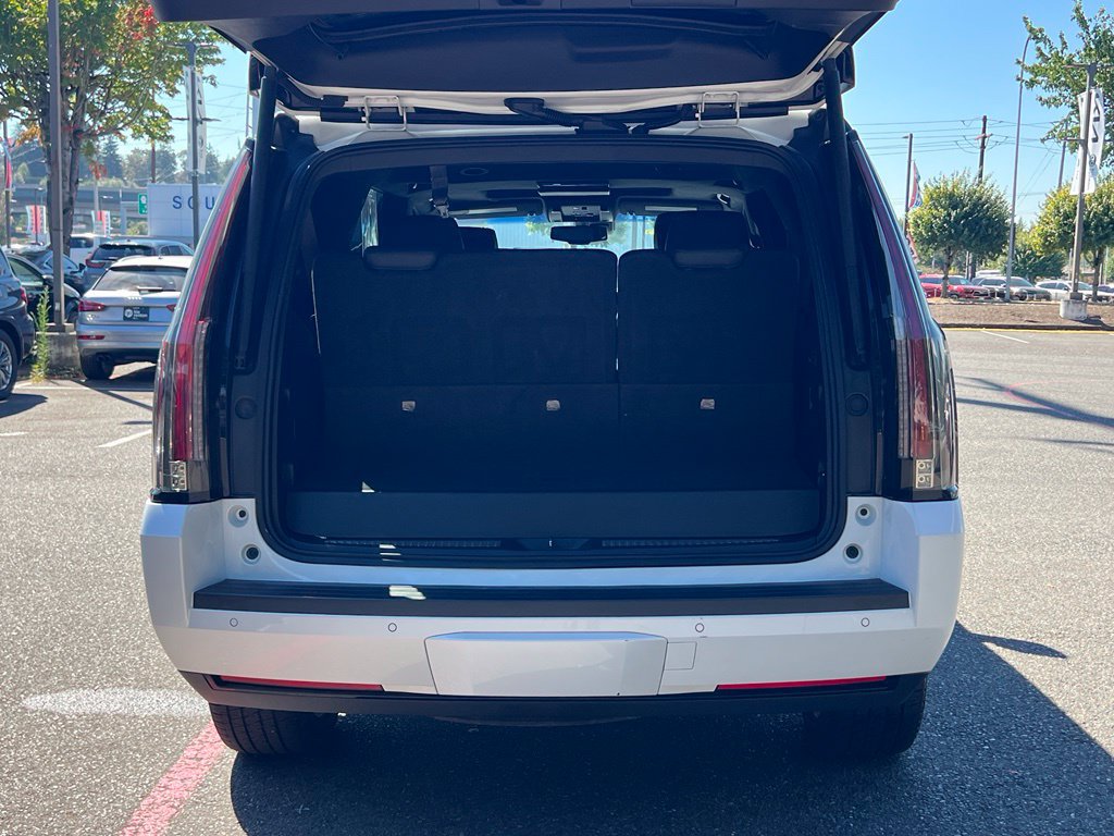 Used 2016 Cadillac Escalade Platinum AWD/4WD image 12
