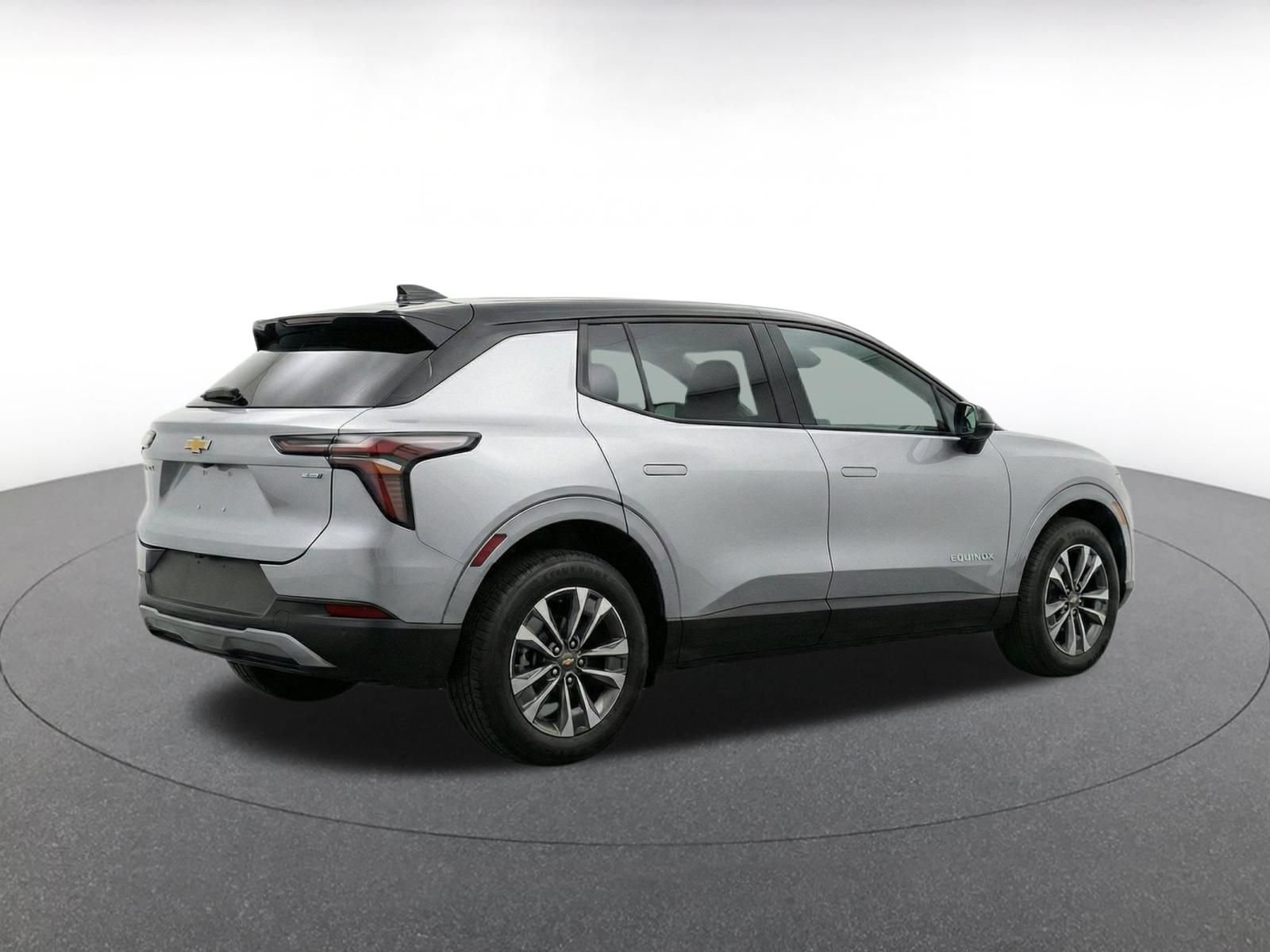 Used 2025 Chevrolet Equinox LT FWD image 7