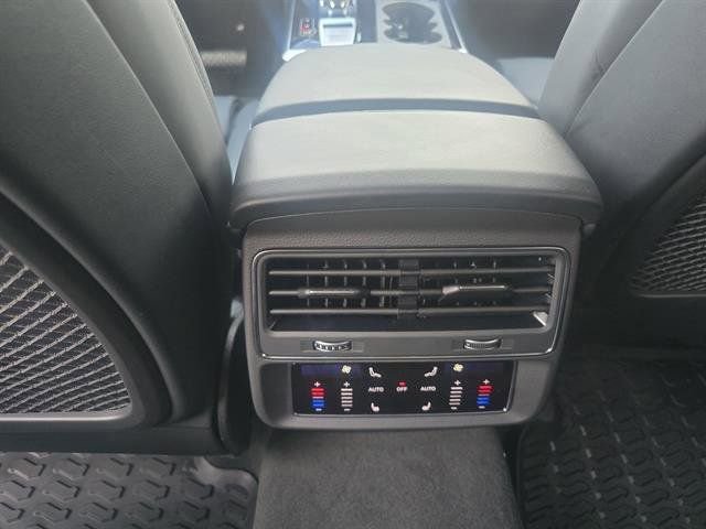 Used 2025 Audi Q8 Prestige w/ Prestige Package image 20