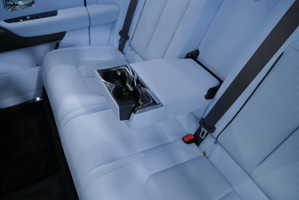 Used 2026 Rolls-Royce Cullinan image 41