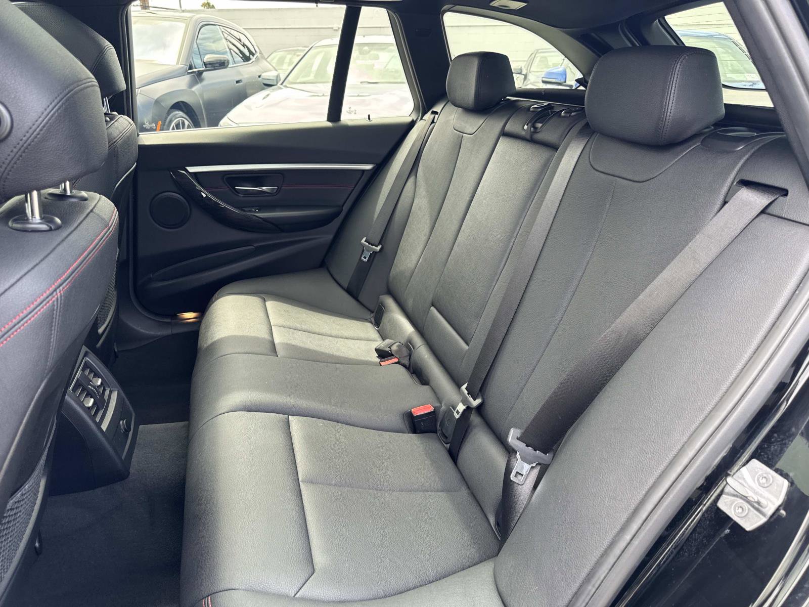 Used 2018 BMW 330i xDrive Wagon image 12