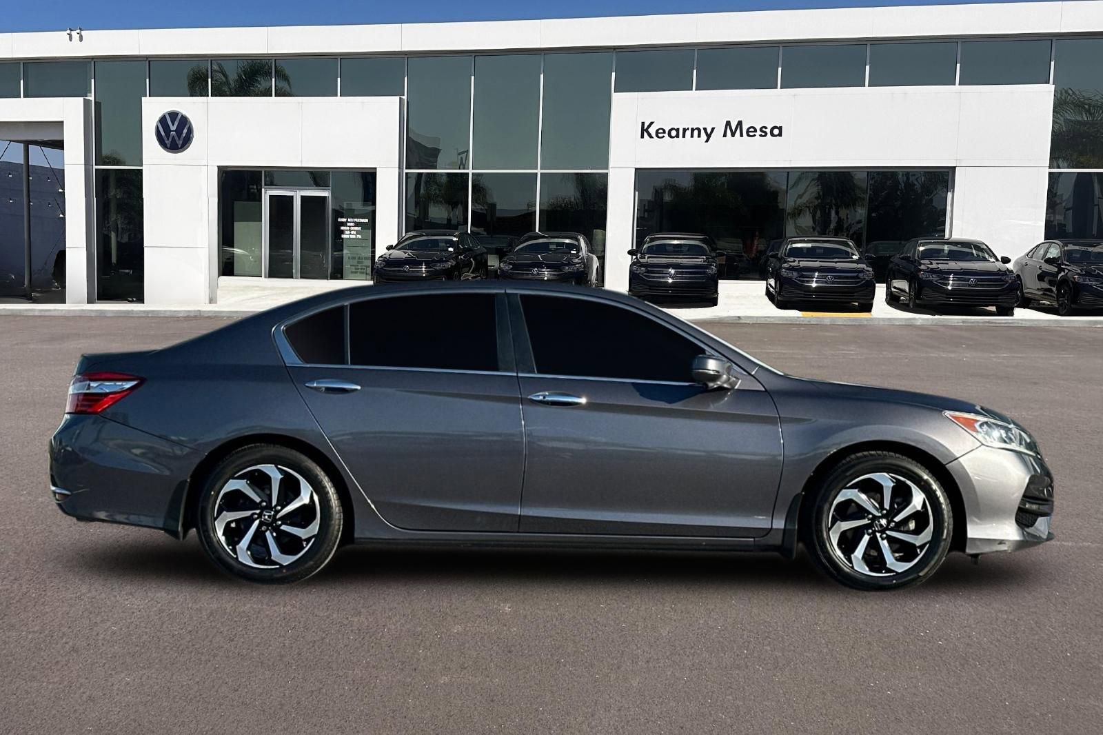 Used 2016 Honda Accord EX image 3