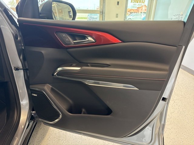 Used 2024 Chevrolet Traverse RS image 43